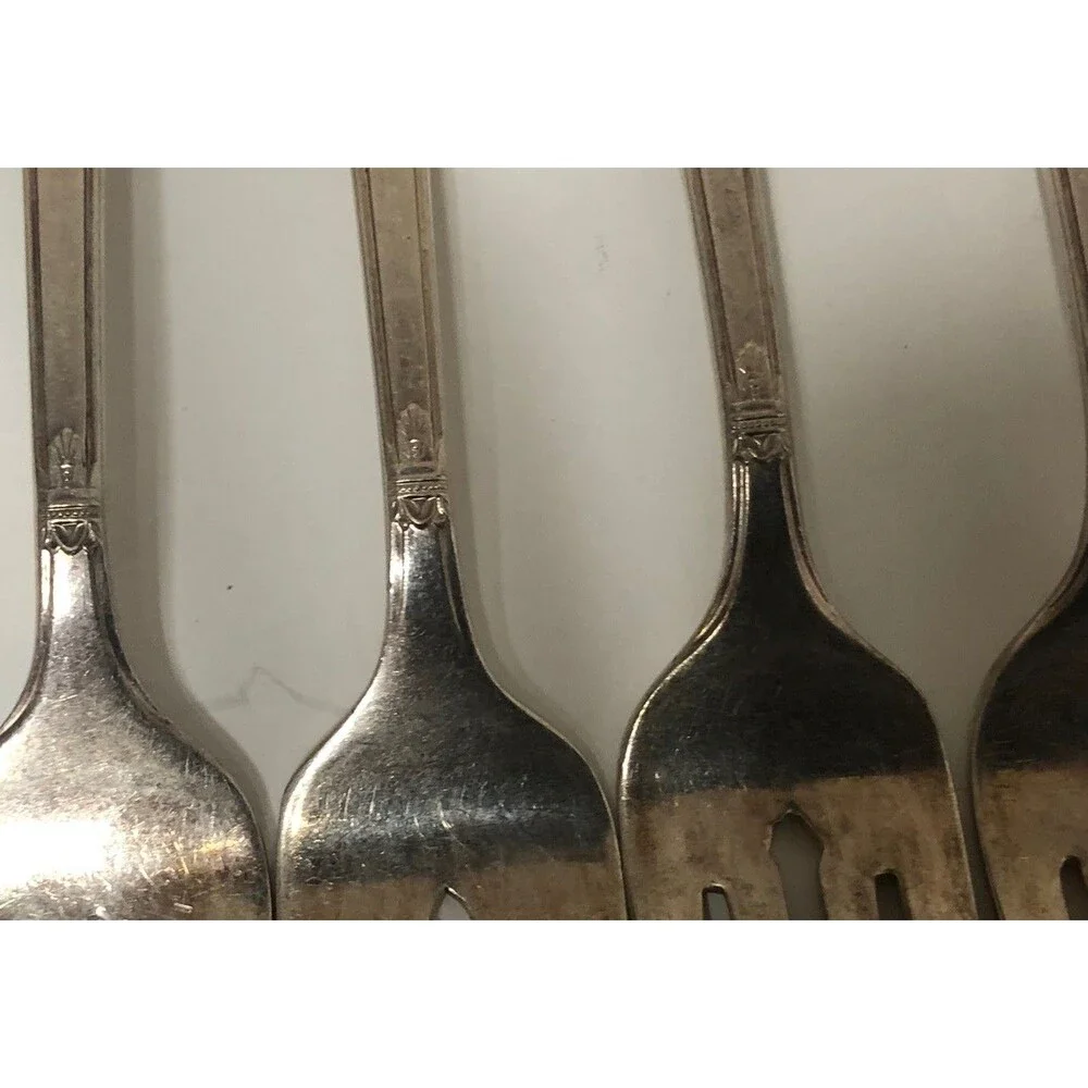 4 1847 Rodgers Bros Salad Forks 6 .75 “ First Love Silverplate